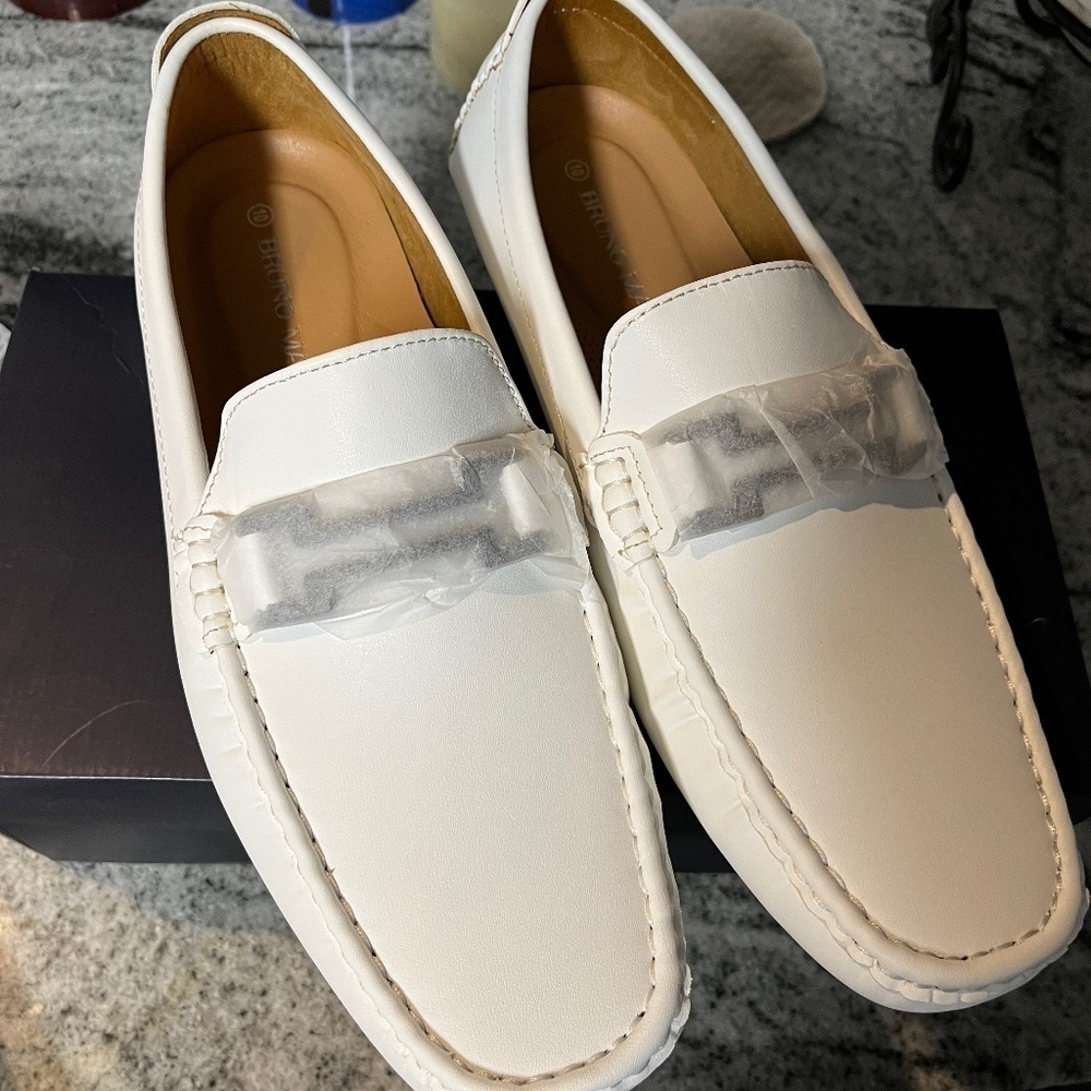 (NEW) Bruno Marc; (WHITE) Casual Loafer Size: 10